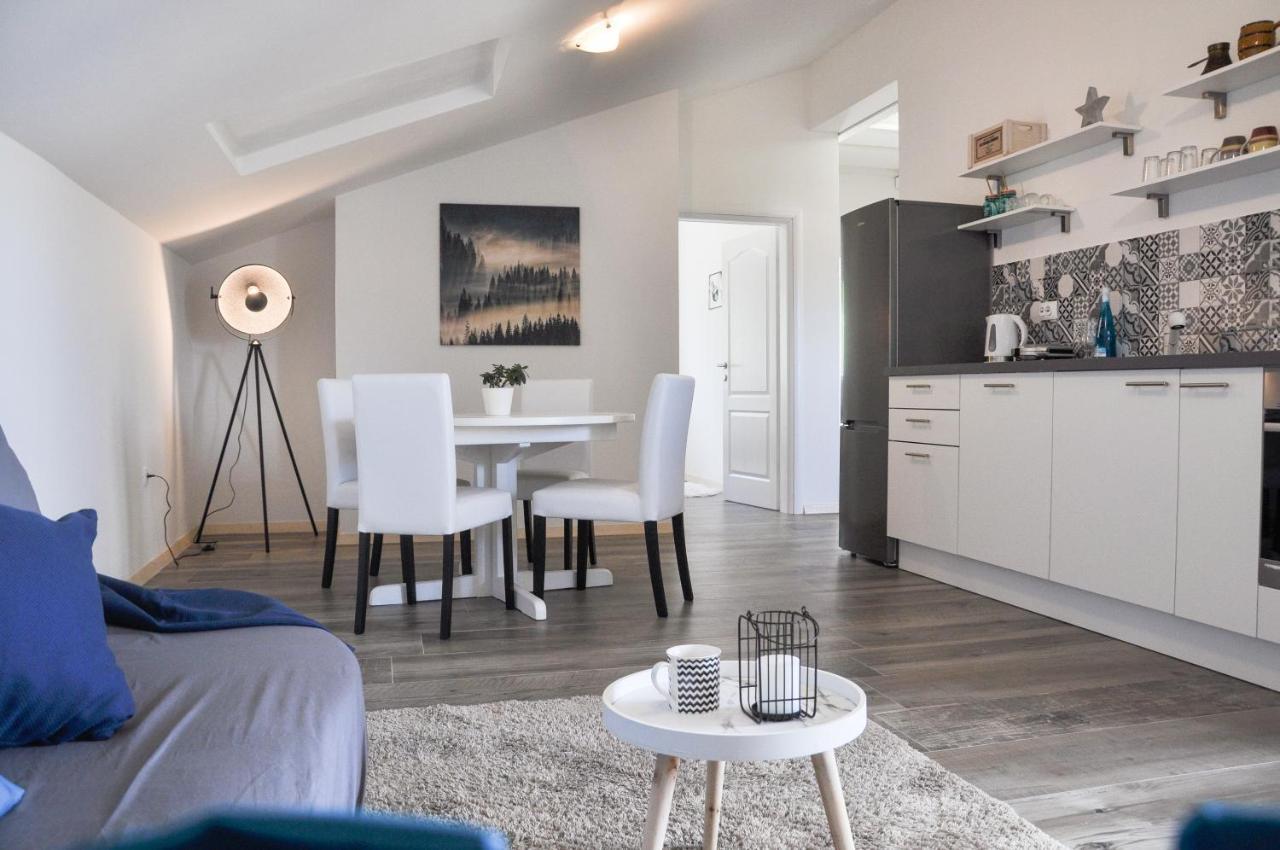 Apartmani Carnizza Ražanac Екстериор снимка